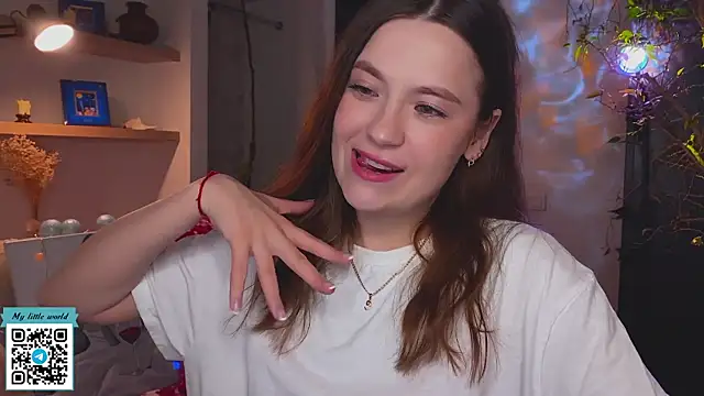 Snapshot of mia_here chatting on December 14, 2025, 2:06 am mia here online show from December 14, 2025, 2:06 am