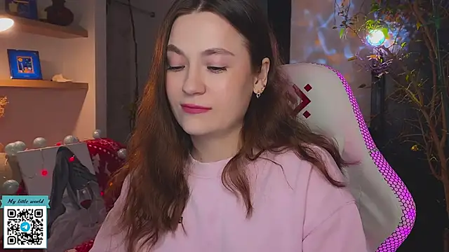 Snapshot of mia_here chatting on December 15, 2025, 11:58 am mia here online show from December 15, 2025, 11:58 am