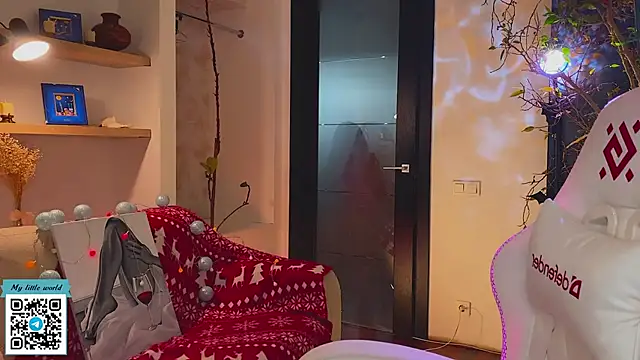 Snapshot of mia_here chatting on December 19, 2025, 11:28 am mia here online show from December 19, 2025, 11:28 am