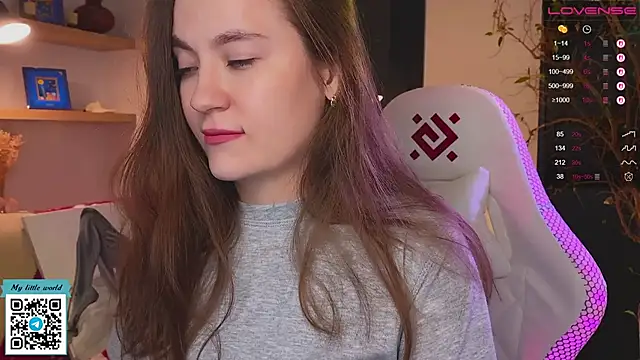 Snapshot of mia_here chatting on December 20, 2025, 12:12 pm mia here online show from December 20, 2025, 12:12 pm