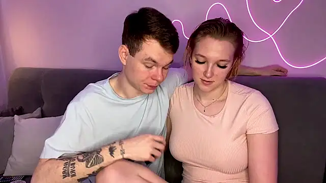 Snapshot of julielourens chatting on October 3, 2025, 8:11 am julielourens online show from October 3, 2025, 8:11 am