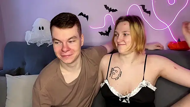 Snapshot of julielourens chatting on November 2, 2025, 8:06 am julielourens online show from November 2, 2025, 8:06 am