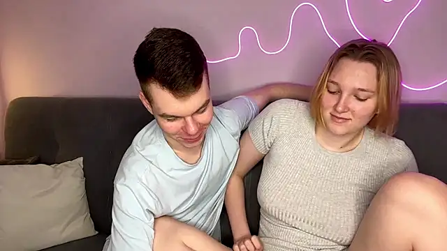 Snapshot of julielourens chatting on November 10, 2025, 8:35 am julielourens online show from November 10, 2025, 8:35 am