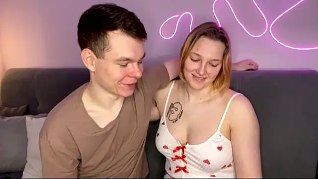 Snapshot of julielourens chatting on November 25, 2025, 8:36 am julielourens online show from November 25, 2025, 8:36 am