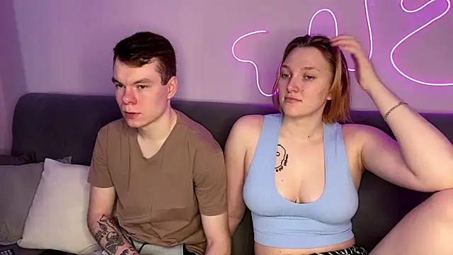 Snapshot of julielourens chatting on December 3, 2025, 7:49 am julielourens online show from December 3, 2025, 7:49 am