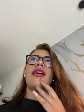 sara calderon online show from November 14, 2025, 1:32 pm