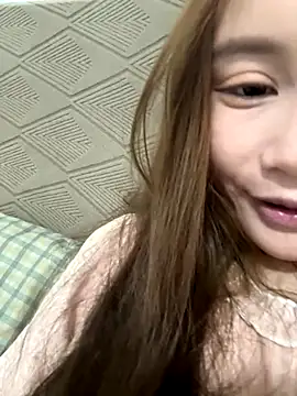 uulove521 online show from October 8, 2025, 6:05 pm