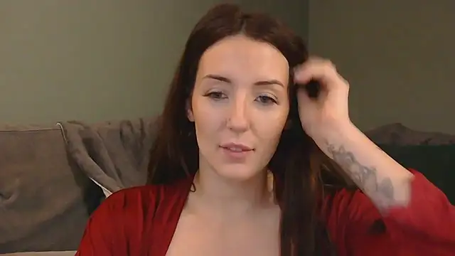 ivy-anne online show from December 15, 2025, 9:02 am