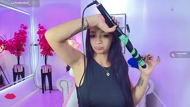 Snapshot of Katty_rounds chatting on October 23, 2025, 12:26 pm Katty rounds online show from October 23, 2025, 12:26 pm