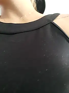 Snapshot of Belinda-Naughty chatting on October 6, 2025, 2:03 pm Belinda-Naughty online show from October 6, 2025, 2:03 pm