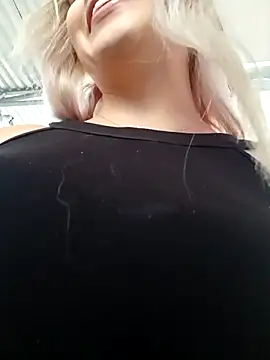 Snapshot of Belinda-Naughty chatting on October 7, 2025, 1:19 pm Belinda-Naughty online show from October 7, 2025, 1:19 pm