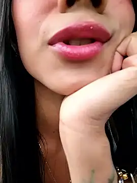 Snapshot of Juliana_Xander chatting on November 12, 2025, 2:17 pm Juliana Xander online show from November 12, 2025, 2:17 pm