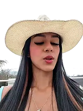 Snapshot of Juliana_Xander chatting on November 20, 2025, 2:28 pm Juliana Xander online show from November 20, 2025, 2:28 pm