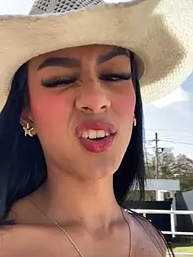 Snapshot of Juliana_Xander chatting on December 4, 2025, 2:04 pm Juliana Xander online show from December 4, 2025, 2:04 pm