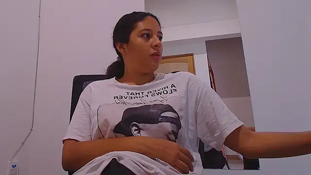 Aria Arthur online show from September 10, 2025, 12:05 pm