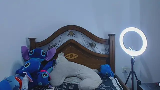 Aria Arthur online show from October 1, 2025, 10:54 am