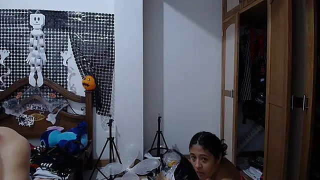 Aria Arthur online show from November 2, 2025, 12:51 pm