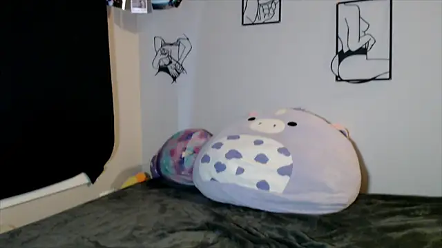 Snapshot of celeste_xxoo chatting on December 4, 2025, 2:04 pm celeste xxoo online show from December 4, 2025, 2:04 pm