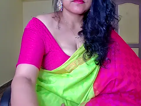 Snapshot of MasTANIYA chatting on October 5, 2025, 11:35 pm MasTANIYA online show from October 5, 2025, 11:35 pm