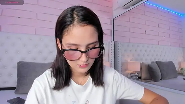 abby-joule online show from November 12, 2025, 3:34 pm