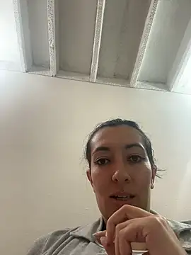 SALOME KORLAND online show from November 13, 2025, 8:08 pm