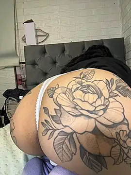 SALOME KORLAND online show from November 15, 2025, 5:09 pm