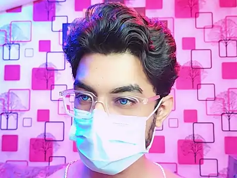 ChiseledCharm online show from October 28, 2025, 6:32 pm