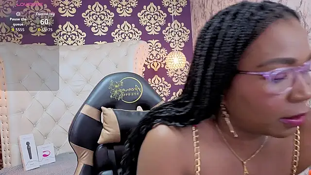 Tyra Fox online show from September 30, 2025, 3:22 am