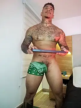 Snapshot of David_tatto1 chatting on September 11, 2025, 2:55 am David tatto1 online show from September 11, 2025, 2:55 am