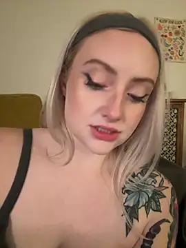 Snapshot of seeunexttuesday chatting on November 5, 2025, 12:21 am seeunexttuesday online show from November 5, 2025, 12:21 am