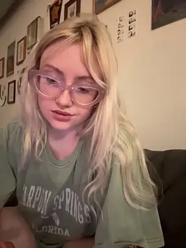 Snapshot of seeunexttuesday chatting on November 11, 2025, 12:21 am seeunexttuesday online show from November 11, 2025, 12:21 am