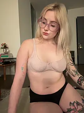 Snapshot of seeunexttuesday chatting on November 13, 2025, 10:19 pm seeunexttuesday online show from November 13, 2025, 10:19 pm