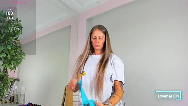 MayaHellen online show from September 9, 2025, 4:56 am