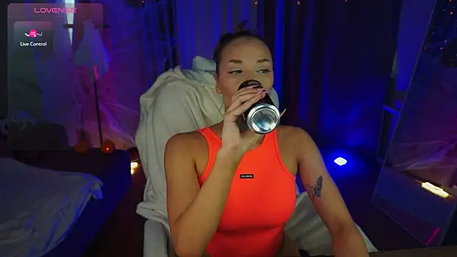 Snapshot of SPICY_KIM chatting on October 31, 2025, 5:08 am SPICY KIM online show from October 31, 2025, 5:08 am