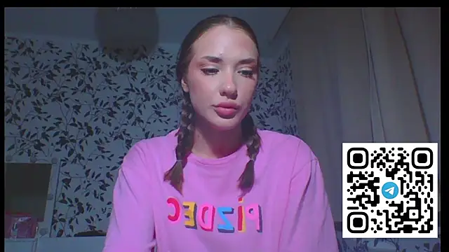 Snapshot of SPICY_KIM chatting on November 15, 2025, 4:25 pm SPICY KIM online show from November 15, 2025, 4:25 pm