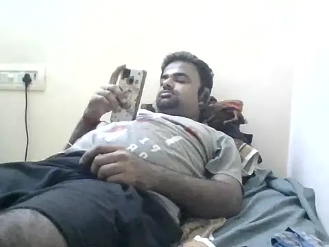 sree4143 online show from October 4, 2025, 3:54 pm