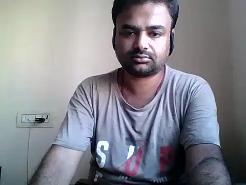 sree4143 online show from October 13, 2025, 3:39 am