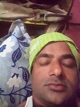 sree4143 online show from November 7, 2025, 8:47 am