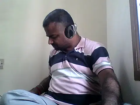 sree4143 online show from November 26, 2025, 3:29 am