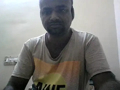 sree4143 online show from December 1, 2025, 4:12 pm