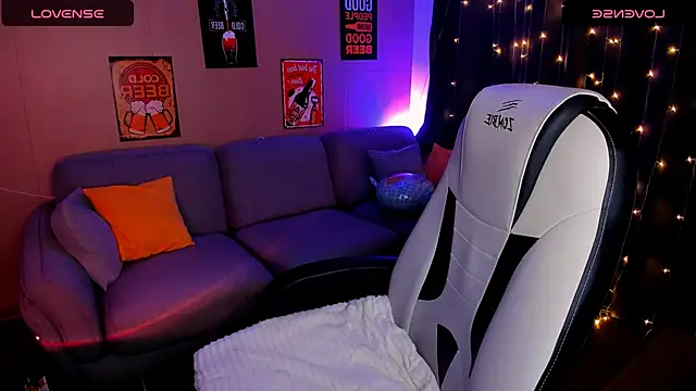 Snapshot of deboramoore chatting on September 24, 2025, 2:59 am deboramoore online show from September 24, 2025, 2:59 am