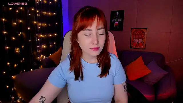 Snapshot of deboramoore chatting on October 5, 2025, 2:21 am deboramoore online show from October 5, 2025, 2:21 am