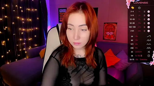 Snapshot of deboramoore chatting on October 8, 2025, 2:20 am deboramoore online show from October 8, 2025, 2:20 am