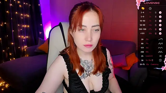 Snapshot of deboramoore chatting on October 17, 2025, 2:26 am deboramoore online show from October 17, 2025, 2:26 am