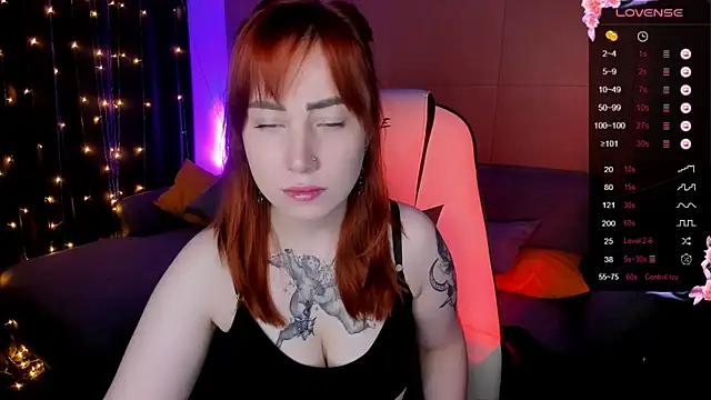 Snapshot of deboramoore chatting on October 20, 2025, 2:12 am deboramoore online show from October 20, 2025, 2:12 am