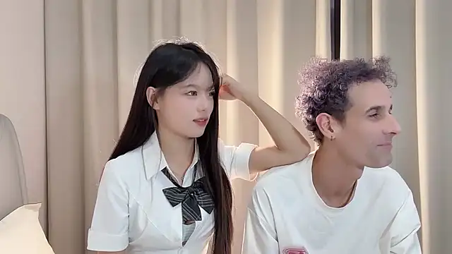 Snapshot of 19cmfuck18girl chatting on November 16, 2025, 2:55 pm 19cmfuck18girl online show from November 16, 2025, 2:55 pm