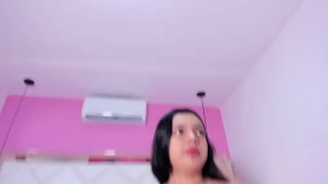 Lucianaa Collins online show from October 31, 2025, 12:06 pm