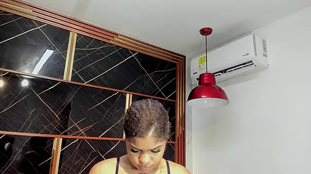 Snapshot of HannyThompson chatting on October 13, 2025, 12:27 pm HannyThompson online show from October 13, 2025, 12:27 pm