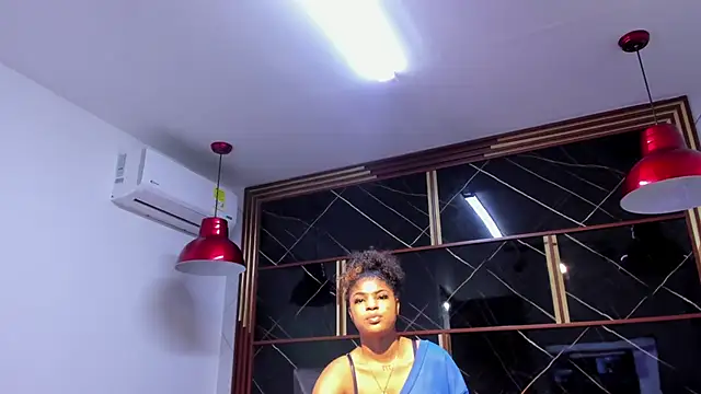 HannyThompson online show from October 30, 2025, 12:17 pm