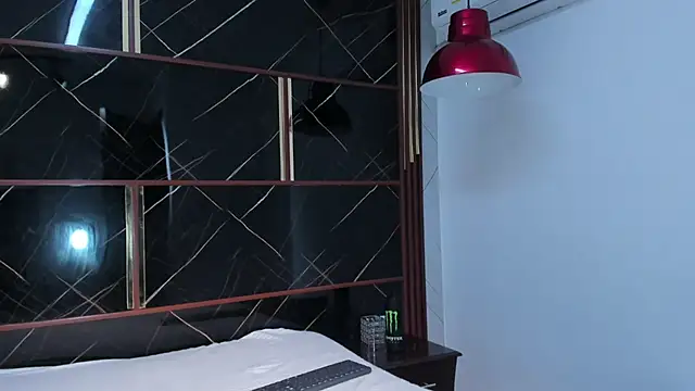 Snapshot of HannyThompson chatting on November 2, 2025, 12:51 pm HannyThompson online show from November 2, 2025, 12:51 pm